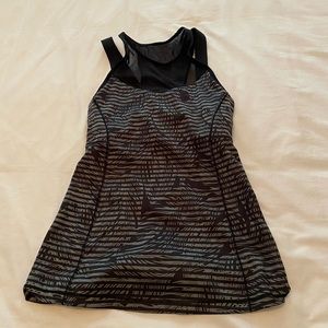 Lululemon workout top